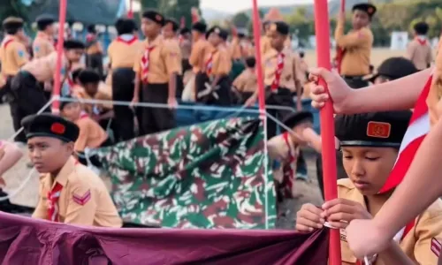 Ubah Jas Hujan Jadi Tenda Darurat, Keseruan Siswa SD Negeri Baleharjo di AYO PRAMUKA 2026